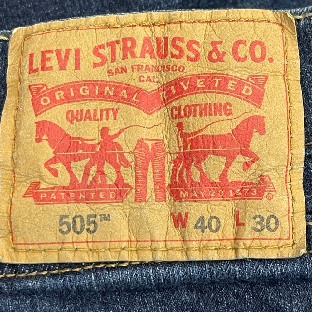 Levis 505‎ Regular Straight 40x30 Cotton Blend Medium Wash Denim Blue Jeans Zip - Picture 3 of 9